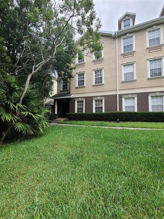 Vendido Recientemente: $275,000 (4 camas, 3 baños, 2400 Pies cuadrados)