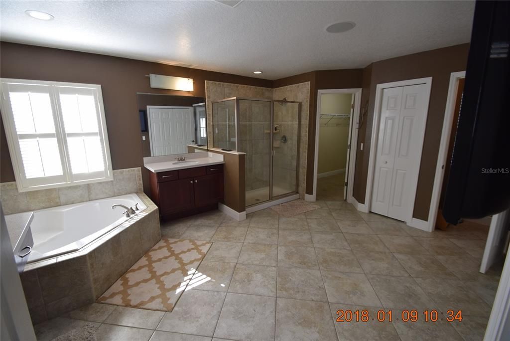 最近租的: $2,750 (4 贝兹, 3 浴室, 3744 平方英尺)