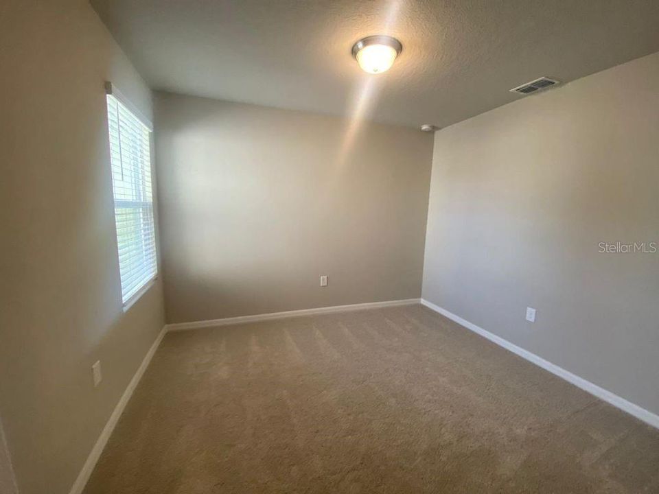 Recently Rented: $2,200 (3 beds, 2 baths, 1566 Square Feet)