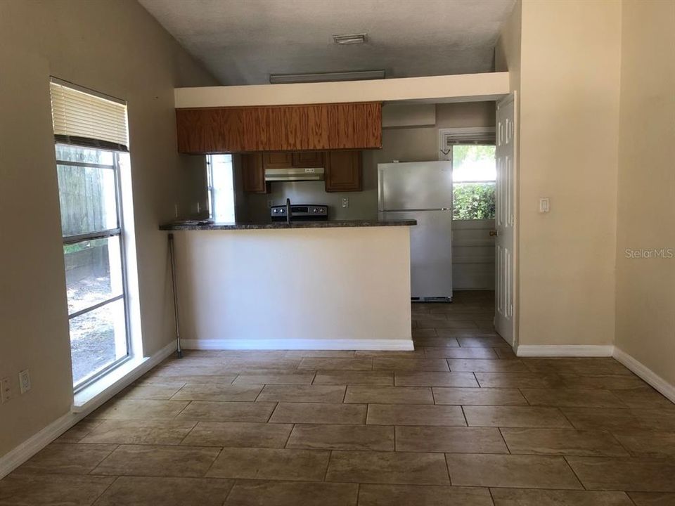 Recently Rented: $1,000 (2 beds, 2 baths, 950 Square Feet)