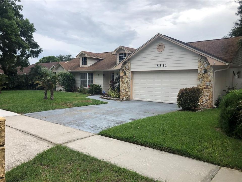 Recently Sold: $300,000 (3 beds, 2 baths, 2338 Square Feet)