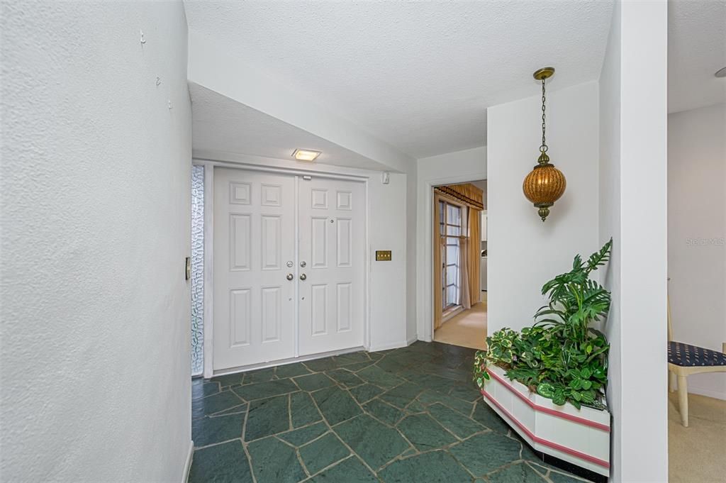Recently Sold: $1,299,000 (3 beds, 2 baths, 1874 Square Feet)