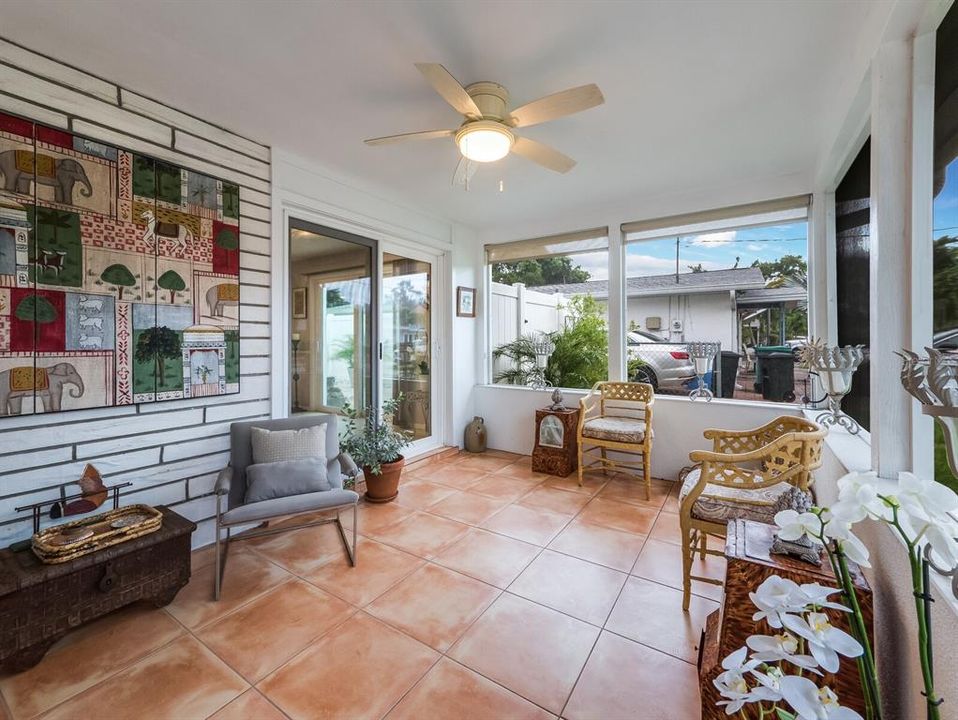 Recently Sold: $585,000 (3 beds, 1 baths, 918 Square Feet)