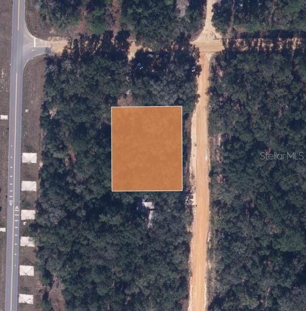 На продажу: $24,000 (0.43 acres)