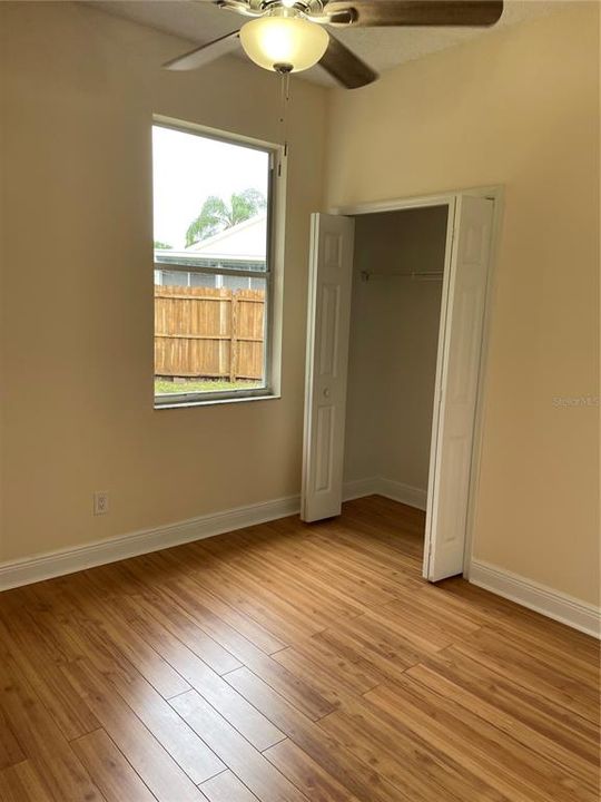 Recently Sold: $300,000 (3 beds, 2 baths, 1387 Square Feet)