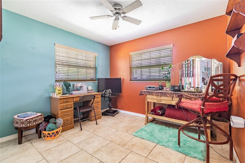 Recently Sold: $224,900 (2 beds, 1 baths, 1111 Square Feet)