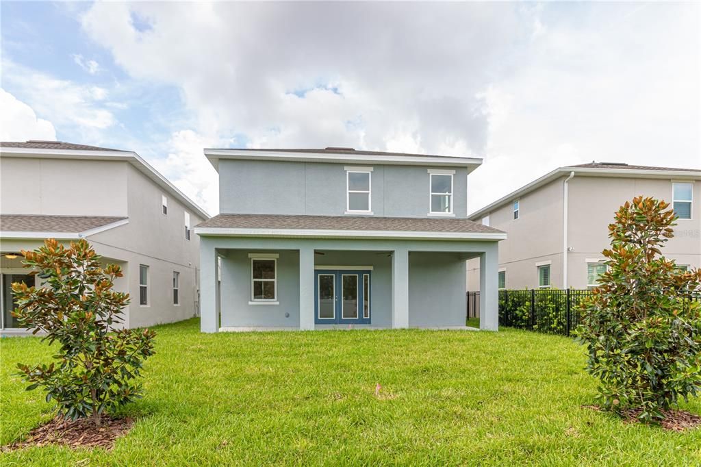 Recently Sold: $400,000 (3 beds, 2 baths, 2376 Square Feet)