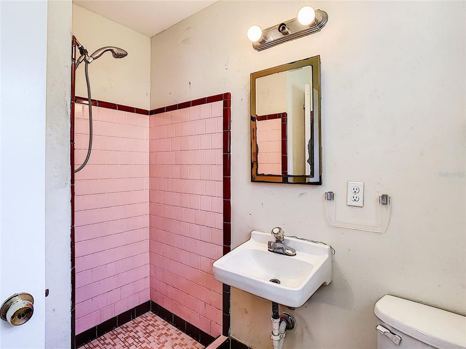 最近售出: $230,000 (4 贝兹, 2 浴室, 1152 平方英尺)