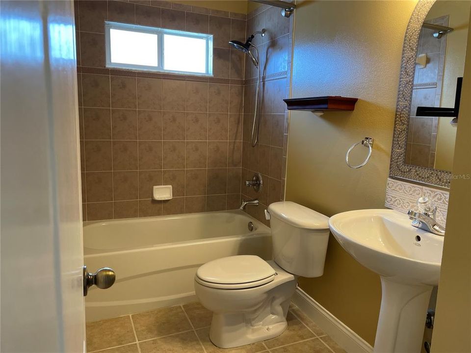 最近租的: $2,600 (3 贝兹, 2 浴室, 2066 平方英尺)