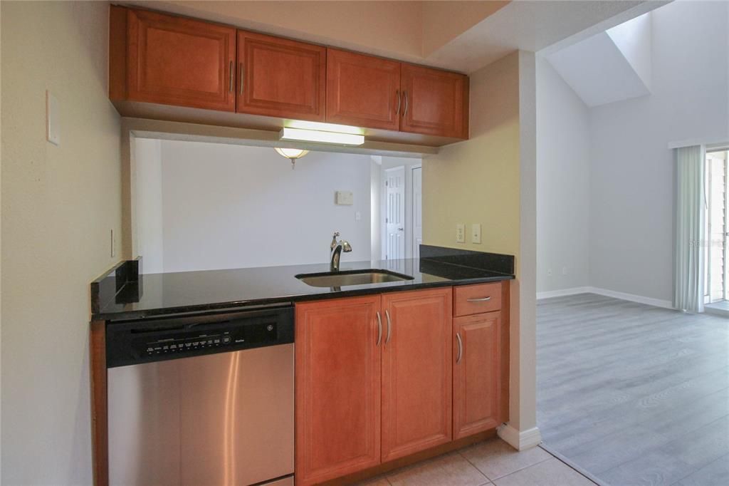 Recently Sold: $165,000 (1 beds, 1 baths, 1153 Square Feet)