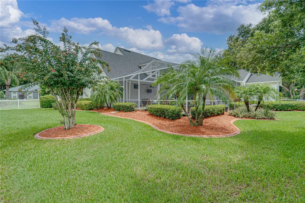 Recently Sold: $650,000 (4 beds, 2 baths, 4424 Square Feet)