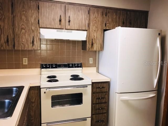 Recently Rented: $1,100 (2 beds, 1 baths, 1236 Square Feet)