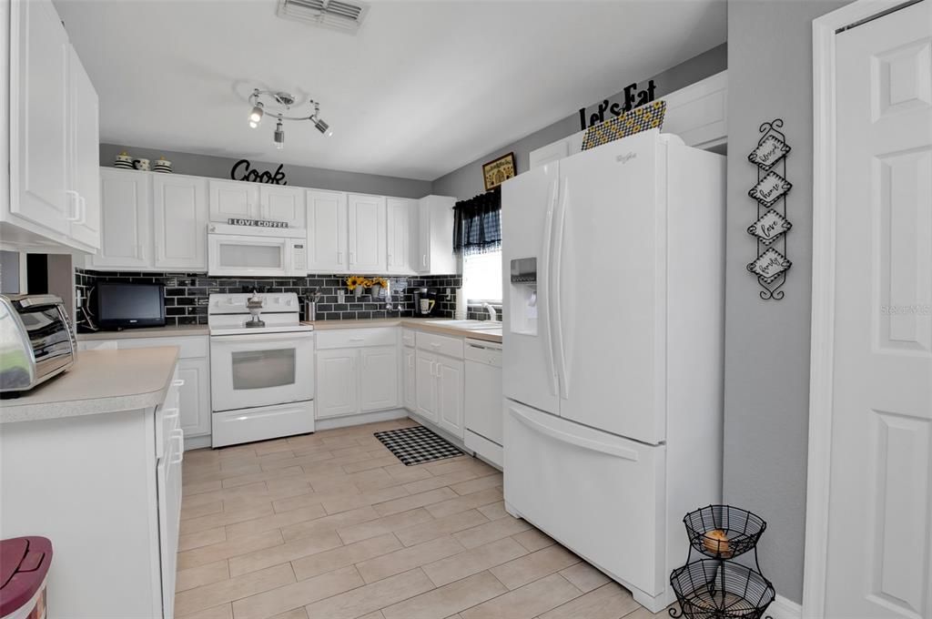 Recently Sold: $265,000 (2 beds, 2 baths, 1373 Square Feet)