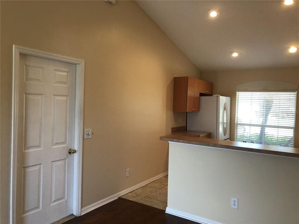 Recently Rented: $1,775 (3 beds, 2 baths, 1348 Square Feet)