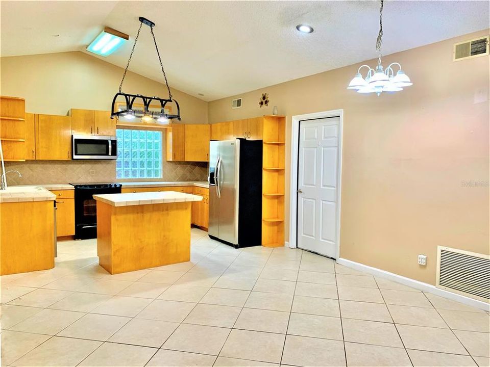 KITCHEN AND DINING ROOM AREA