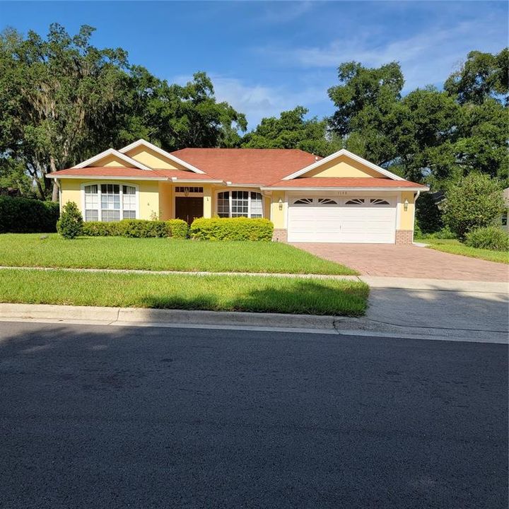 Recently Sold: $350,000 (3 beds, 2 baths, 1776 Square Feet)