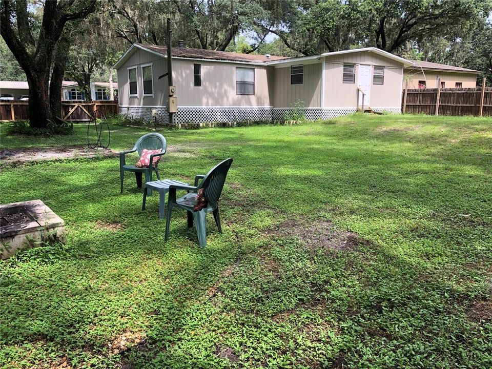 Recently Rented: $1,600 (3 beds, 2 baths, 1300 Square Feet)