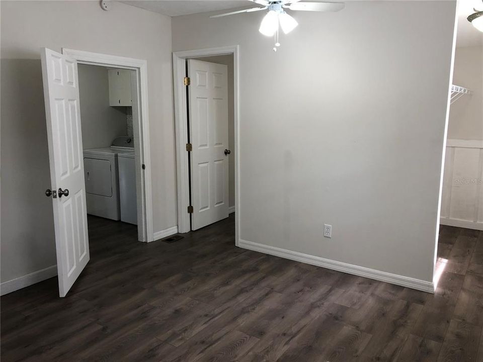 Recently Rented: $1,600 (3 beds, 2 baths, 1300 Square Feet)