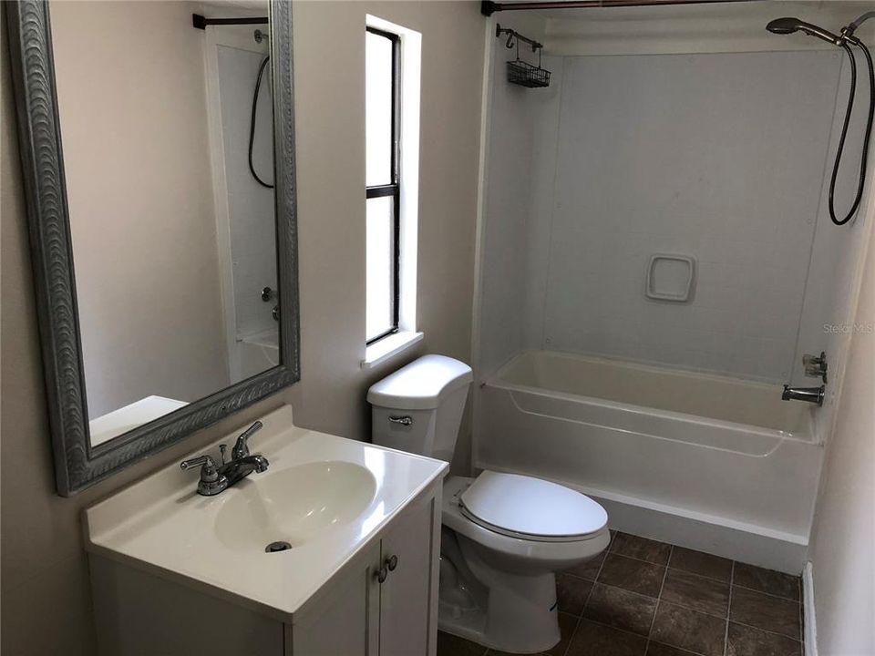 Recently Rented: $1,600 (3 beds, 2 baths, 1300 Square Feet)