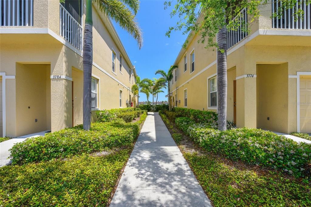 Recently Sold: $285,000 (3 beds, 2 baths, 1417 Square Feet)