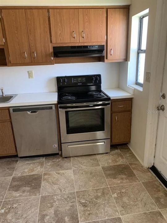 Recently Rented: $1,550 (2 beds, 1 baths, 1000 Square Feet)