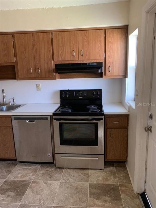 Recently Rented: $1,550 (2 beds, 1 baths, 1000 Square Feet)