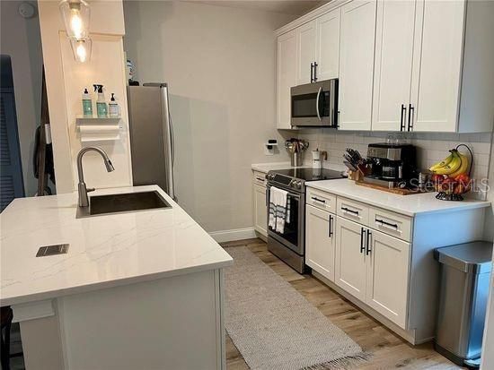 Recently Rented: $2,000 (3 beds, 1 baths, 1043 Square Feet)
