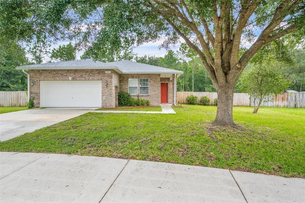 Recently Sold: $279,900 (3 beds, 2 baths, 1635 Square Feet)