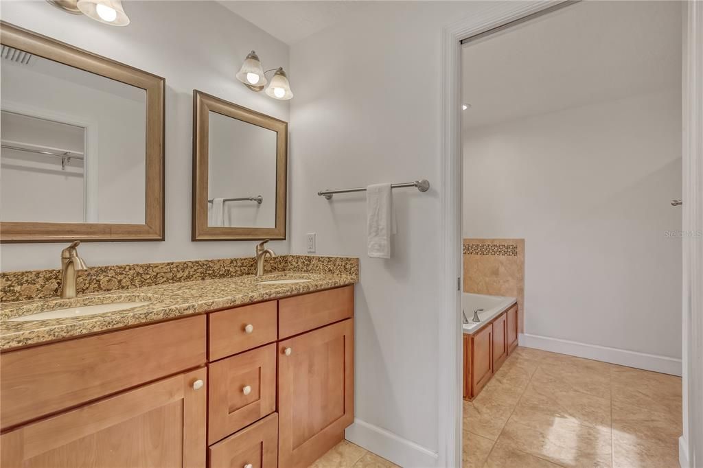 Recently Sold: $575,000 (3 beds, 2 baths, 2061 Square Feet)