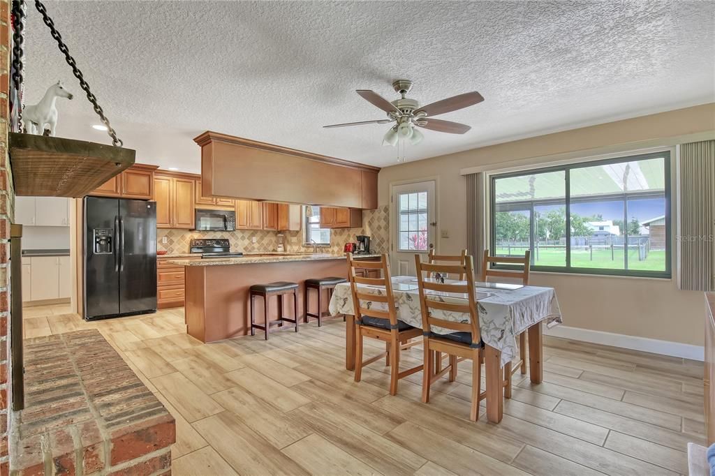 Recently Sold: $575,000 (3 beds, 2 baths, 2061 Square Feet)