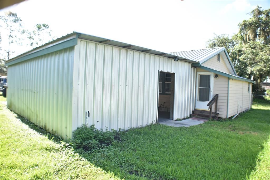 Recently Sold: $199,000 (2 beds, 1 baths, 912 Square Feet)