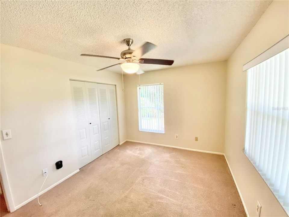 Recently Sold: $180,000 (2 beds, 1 baths, 895 Square Feet)