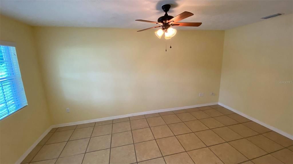 Recently Rented: $1,650 (3 beds, 2 baths, 1354 Square Feet)