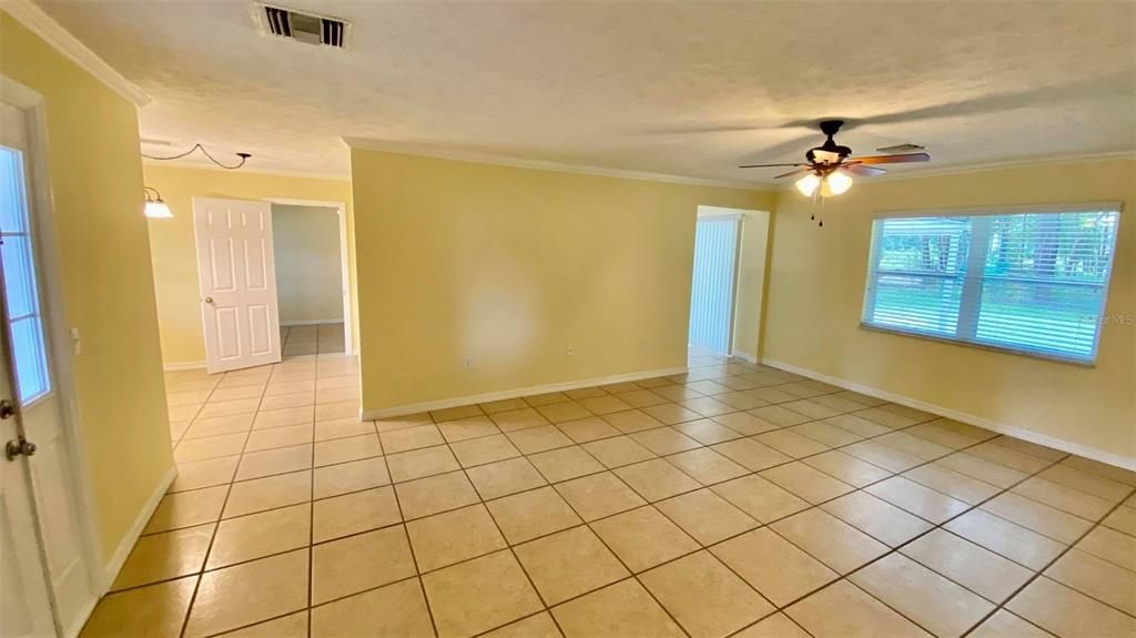 Recently Rented: $1,650 (3 beds, 2 baths, 1354 Square Feet)