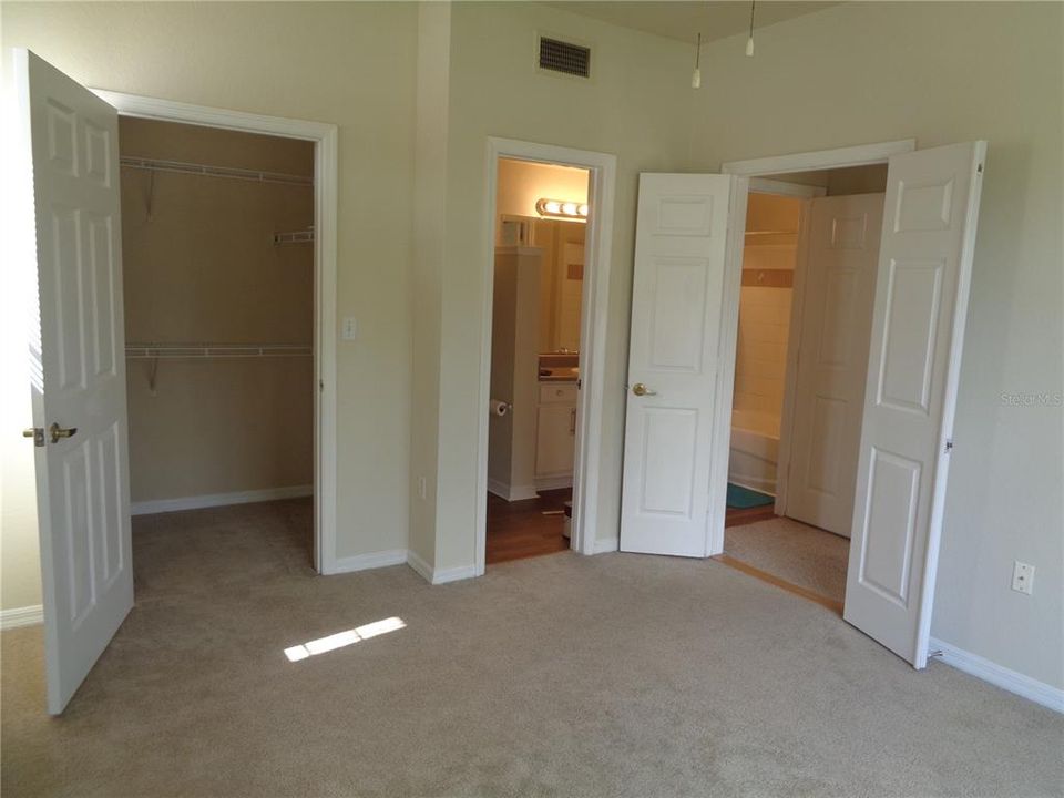 Recently Rented: $943 (1 beds, 1 baths, 657 Square Feet)