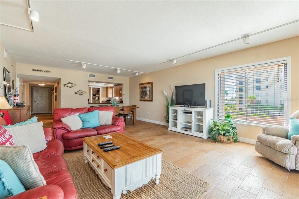 Recently Sold: $990,000 (3 beds, 2 baths, 1480 Square Feet)