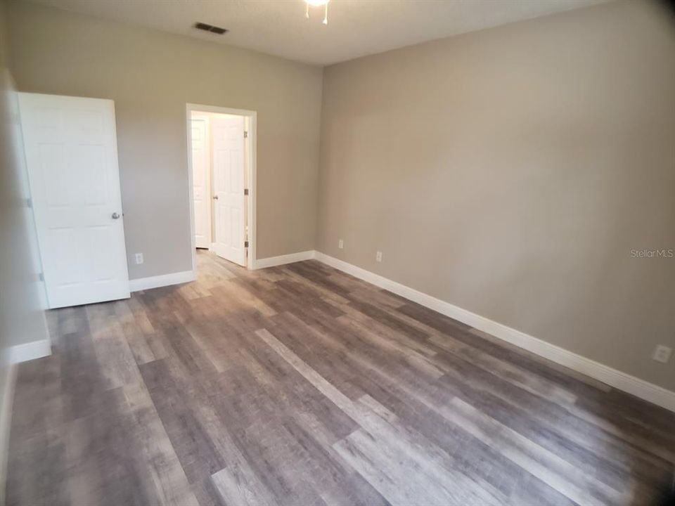 Recently Sold: $299,000 (3 beds, 2 baths, 1553 Square Feet)