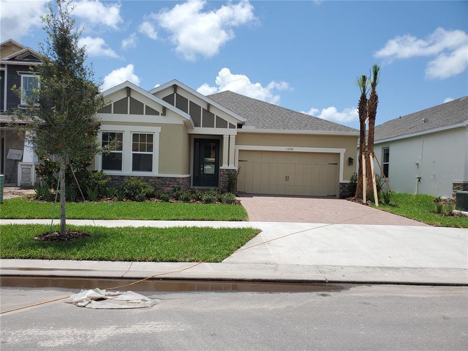 Недавно продано: $408,906 (4 спален, 3 ванн, 2399 Квадратных фут)