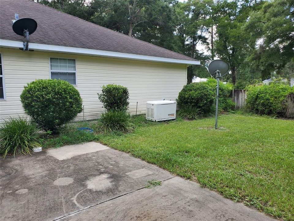 Recently Sold: $259,900 (3 beds, 2 baths, 1941 Square Feet)