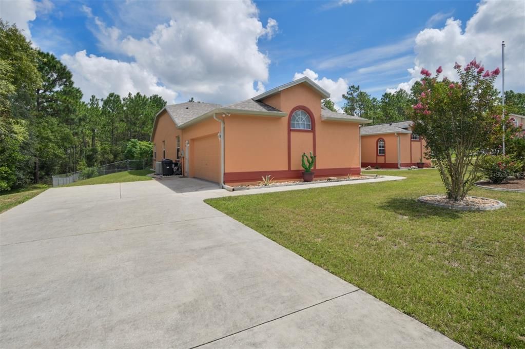 Recently Sold: $360,000 (3 beds, 2 baths, 2367 Square Feet)