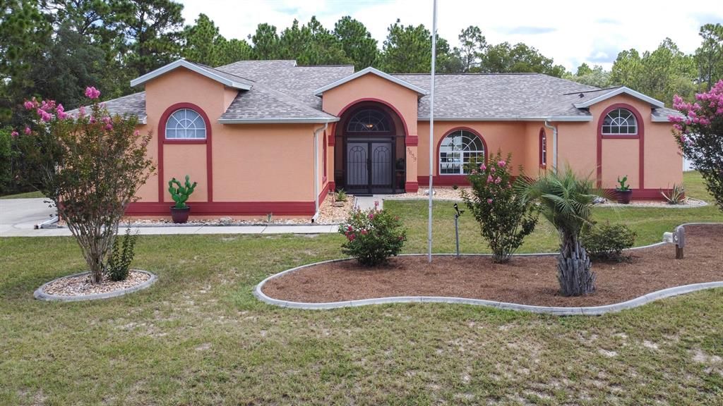 Recently Sold: $360,000 (3 beds, 2 baths, 2367 Square Feet)