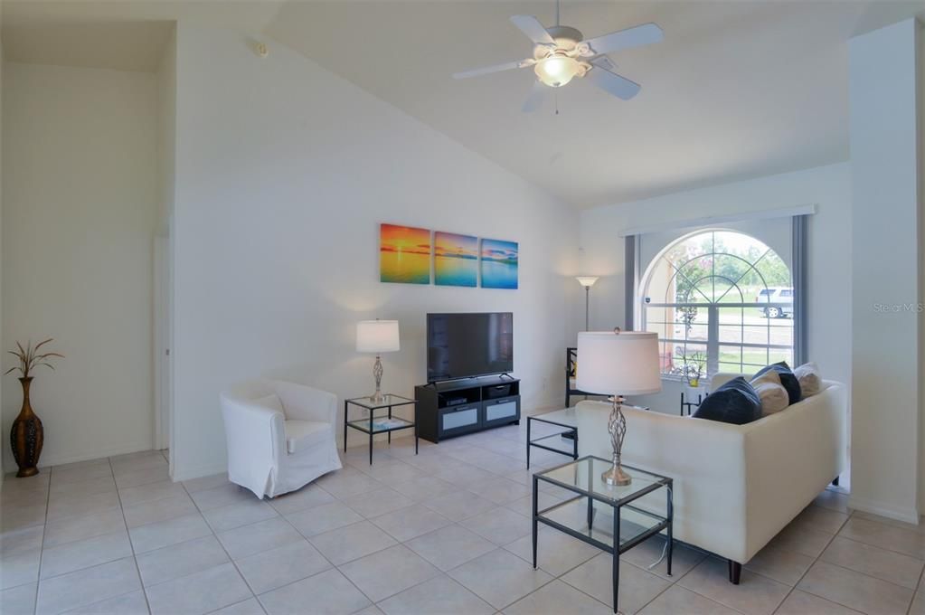 Recently Sold: $360,000 (3 beds, 2 baths, 2367 Square Feet)