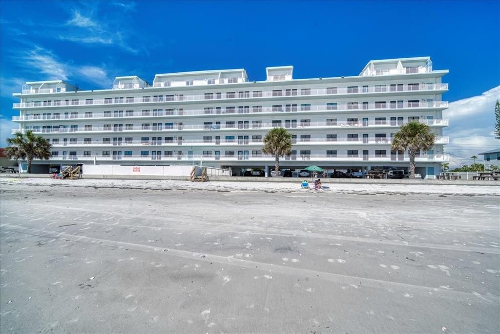 Recently Sold: $600,000 (2 beds, 2 baths, 910 Square Feet)