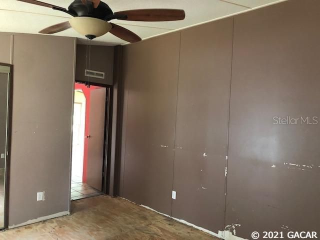 Vendido Recientemente: $89,000 (3 camas, 2 baños, 1620 Pies cuadrados)