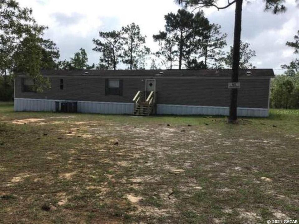 Recently Sold: $119,000 (3 beds, 2 baths, 1216 Square Feet)