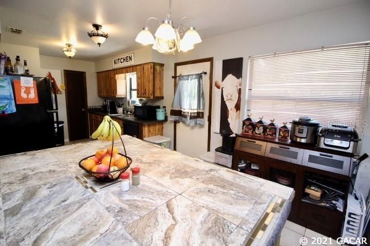 Recently Sold: $159,900 (3 beds, 1 baths, 1056 Square Feet)
