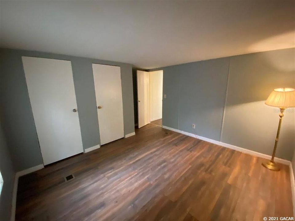 Active With Contract: $80,000 (2 beds, 2 baths, 924 Square Feet)