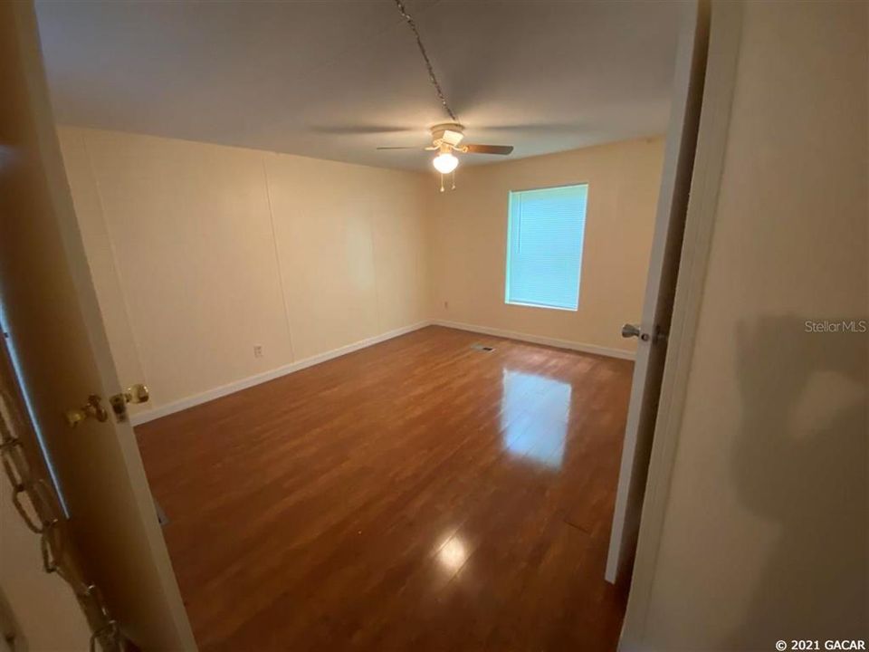 Active With Contract: $80,000 (2 beds, 2 baths, 924 Square Feet)