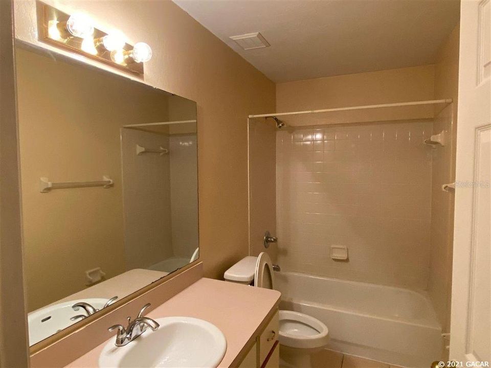 最近租的: $1,500 (3 贝兹, 2 浴室, 1270 平方英尺)