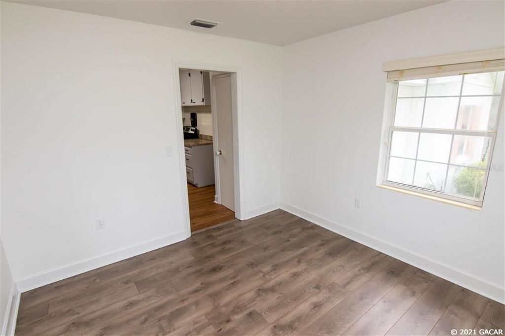 Recently Sold: $240,000 (3 beds, 1 baths, 1722 Square Feet)